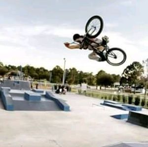 Meet your Posher, Lee